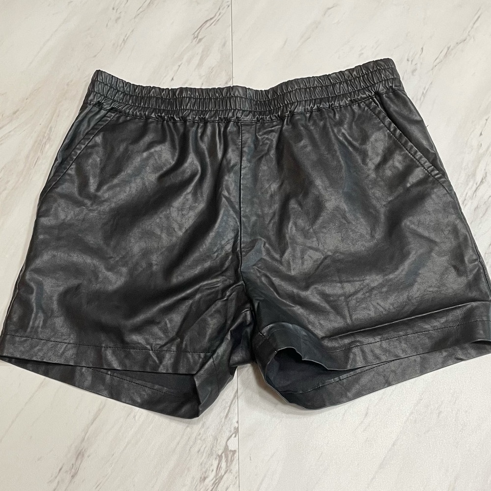 Forever 21 girls faux leather shorts